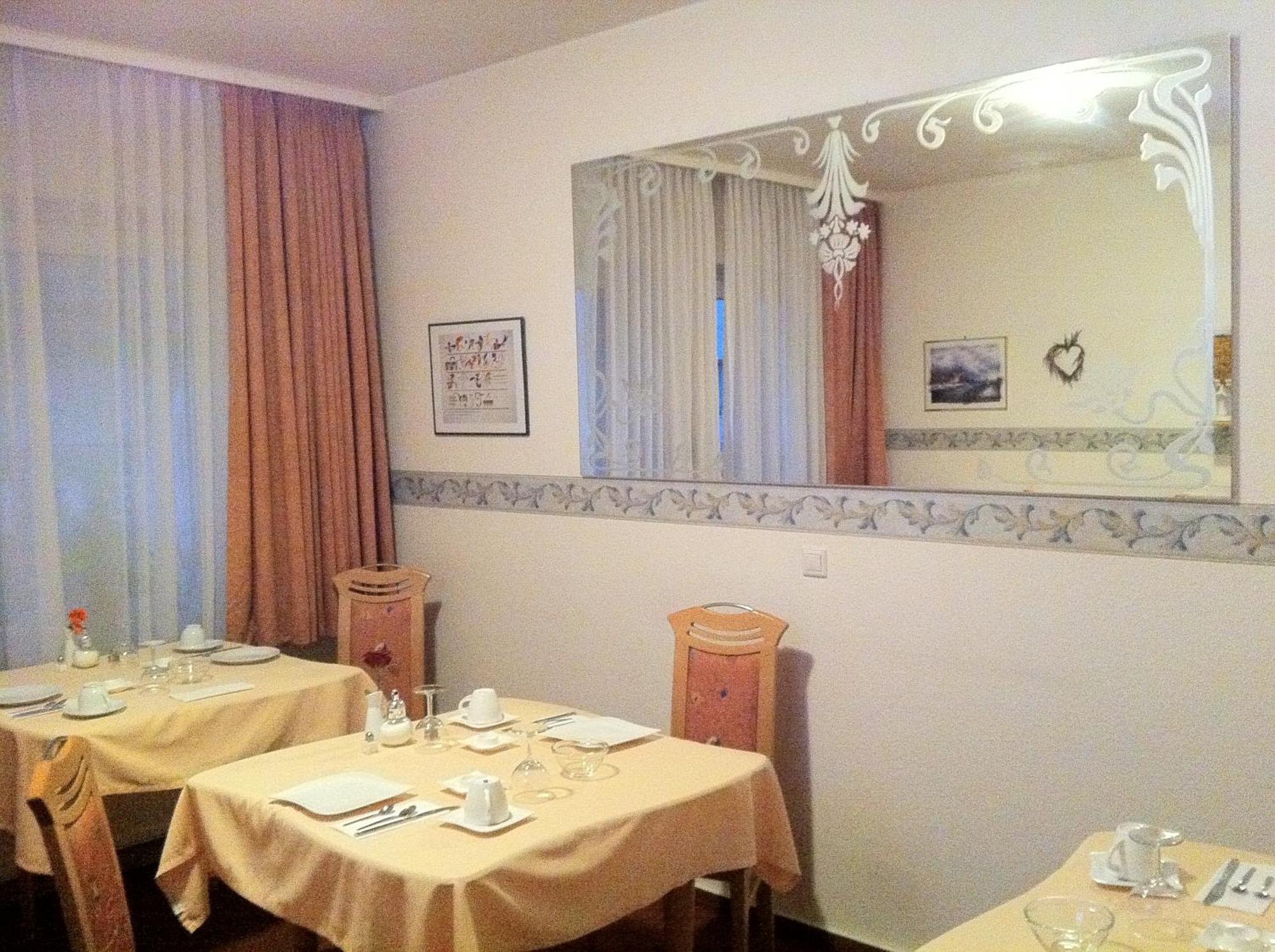 Hotel Eigelstein โคโลญ ภายนอก รูปภาพ